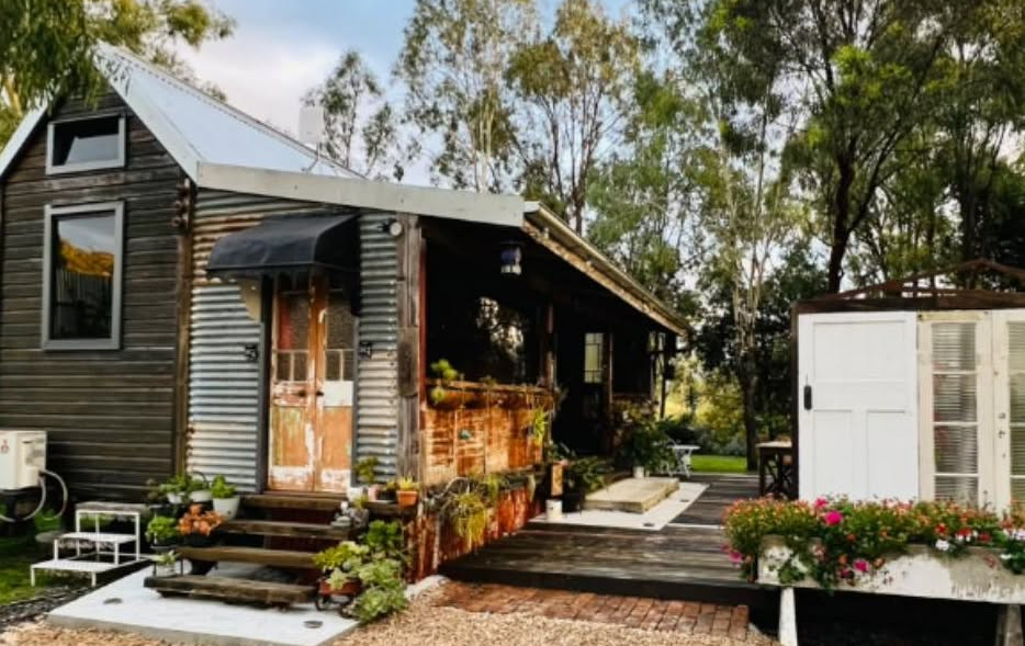The Cabin, Ghost Gum Gully