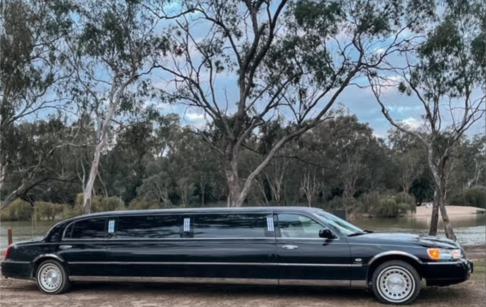 Echuca Moama Limousines