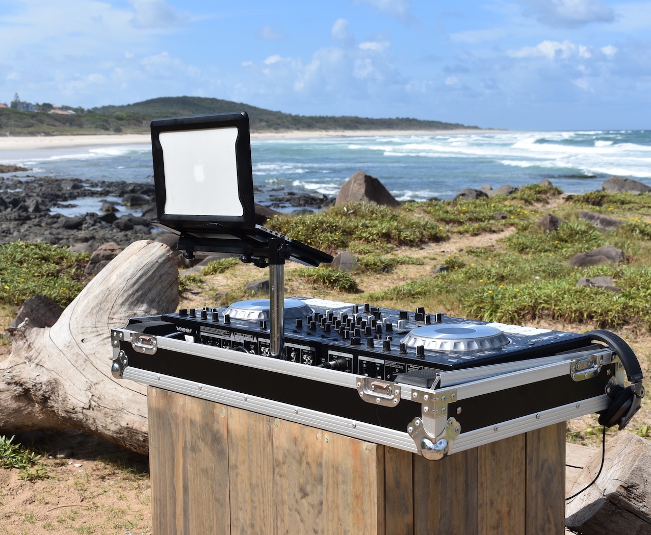 Coastal Beats Djs