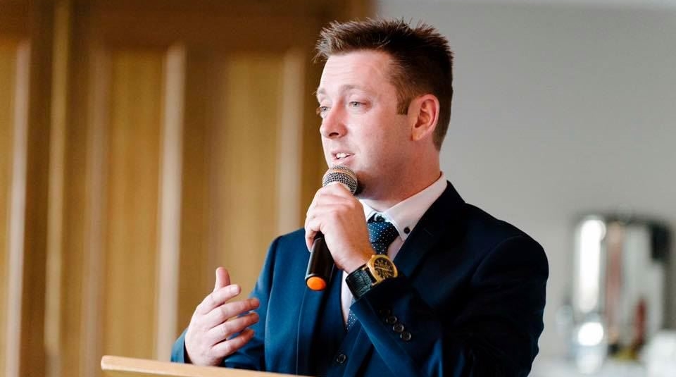 Scott Phillips Celebrant - Master of Ceremonies Sydney