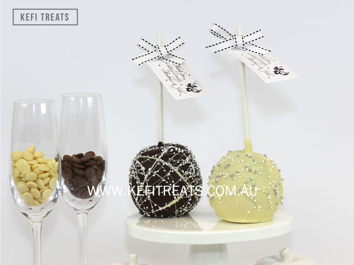 Fancy Schmancy Apple Bonbonniere