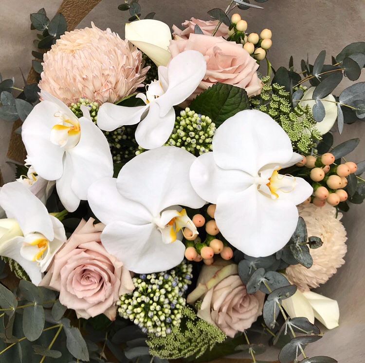 La Vie en Rose Florist