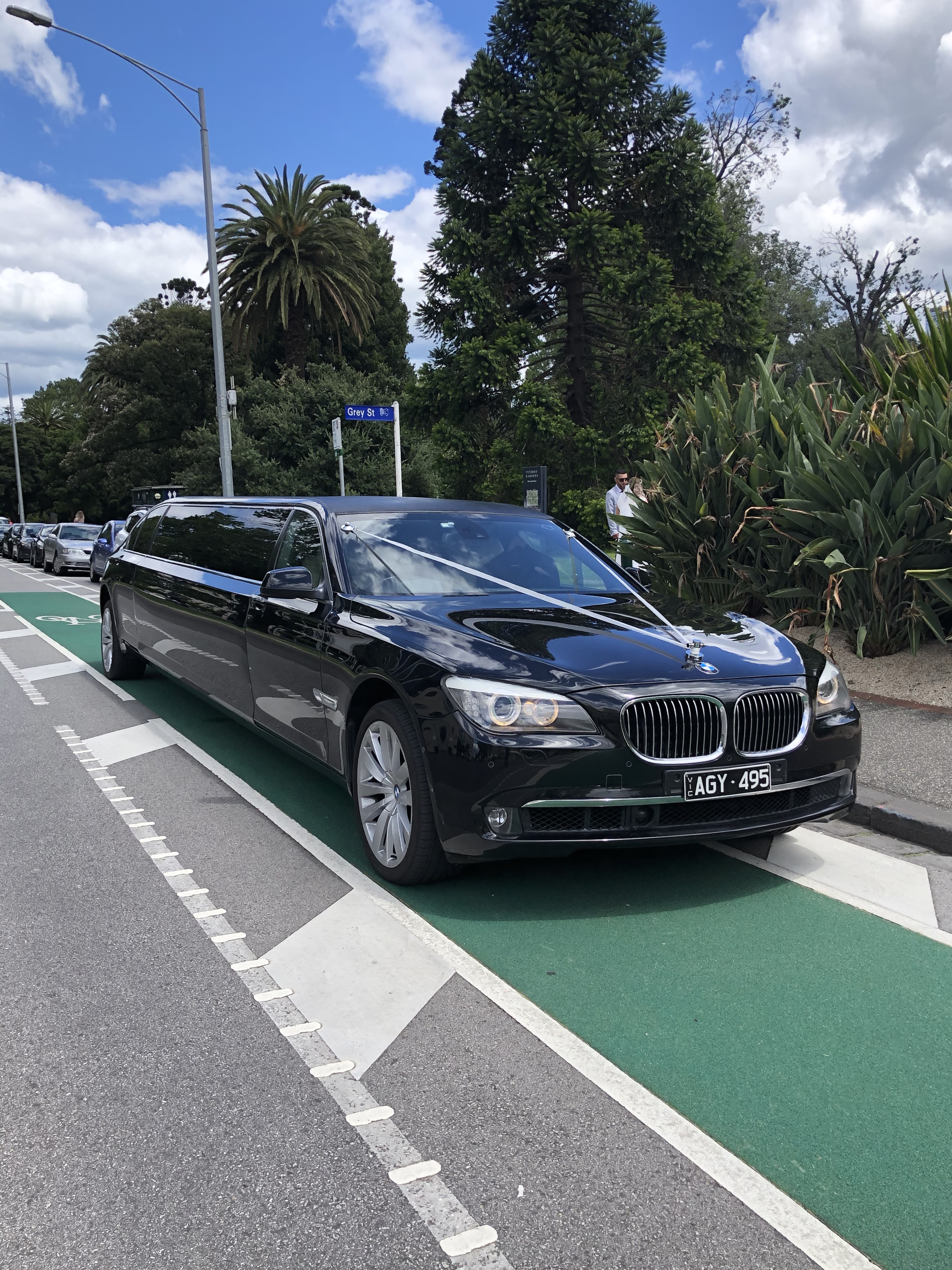 LOVE LIMO - BMW 7 SERIES STRETCH LIMO