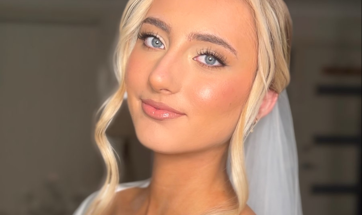 Mariana Pino Makeup Artist