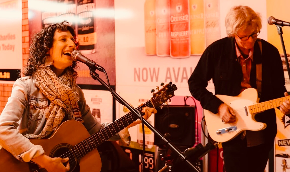 Mem Davis Duo