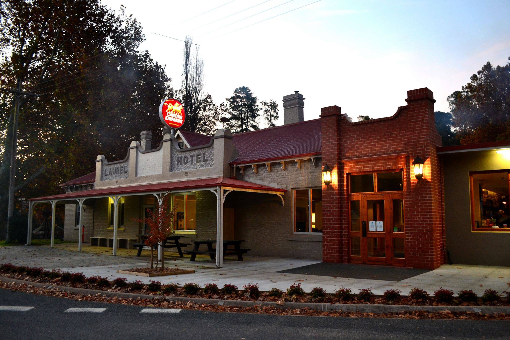 Mitta Pub
