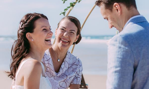 Sunshine Coast Celebrant Philippa Holness