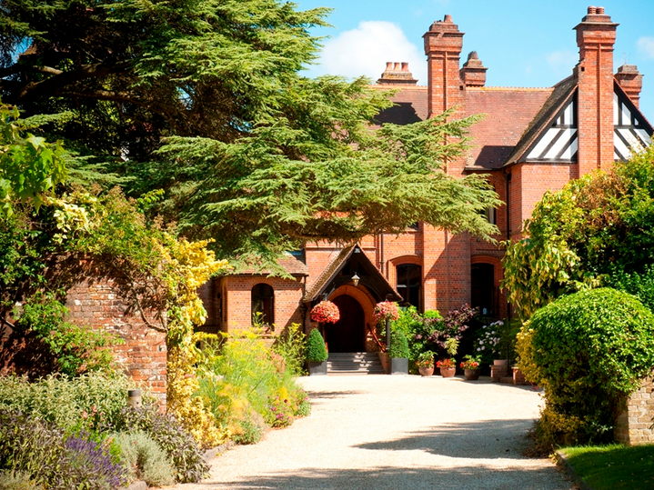 Careys Manor & Senspa