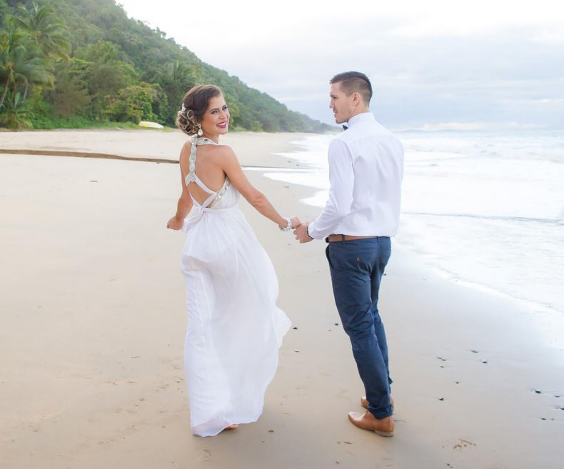 Ellis Beach Bar & Grill