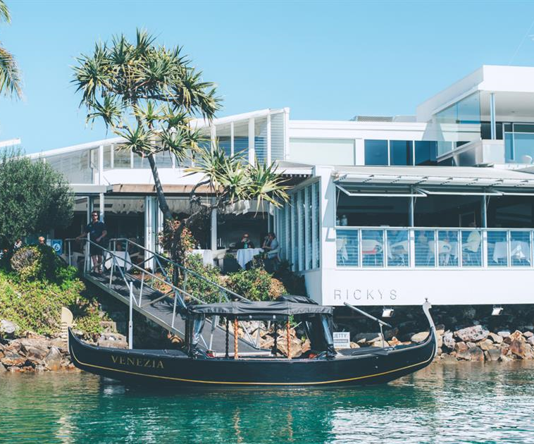 Rickys River Bar + Restaurant