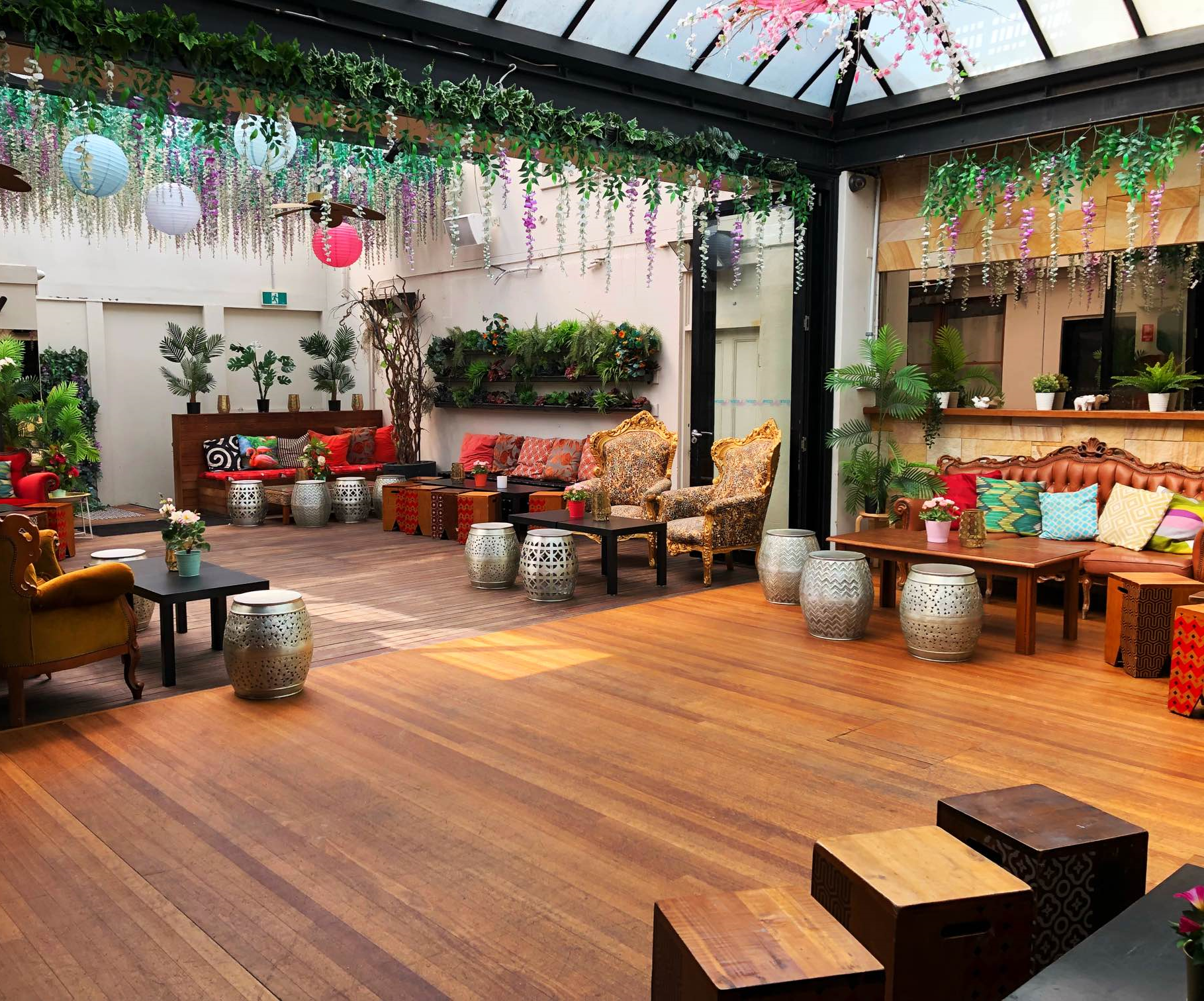 Crane Bar and Restaurant