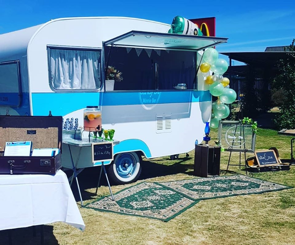 Sandy D'z Minnie Bar